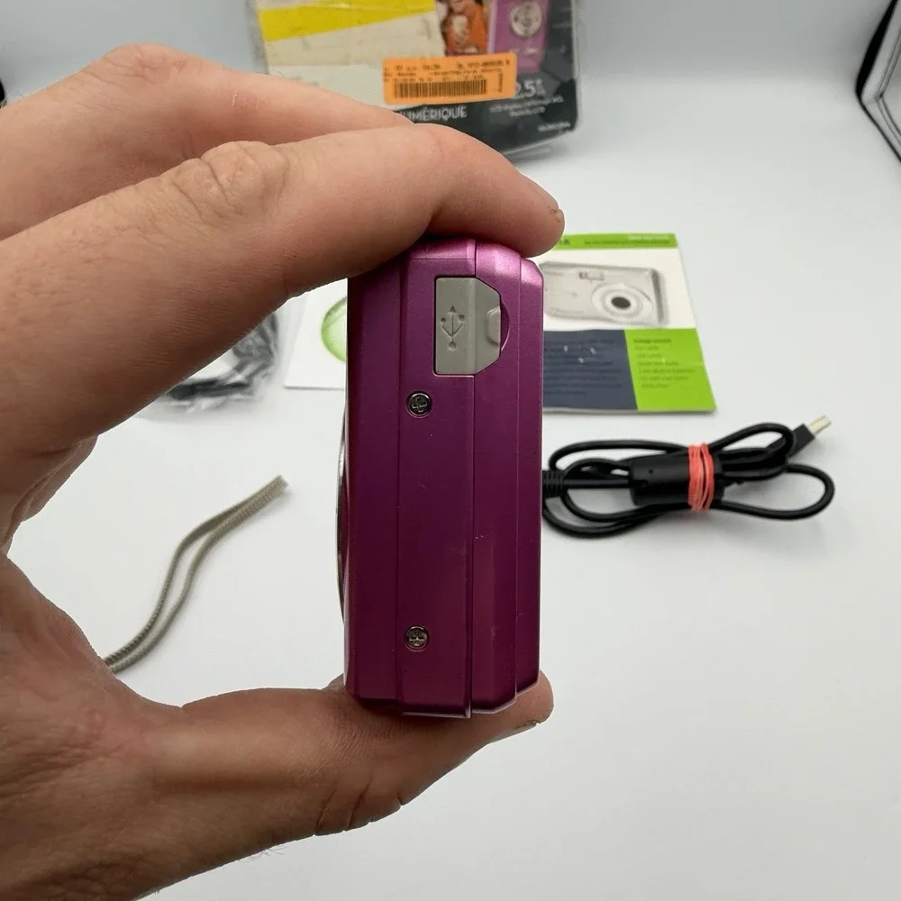 Insignia NS-DSC7P09 7.0MP Digital Camera Pink Complete Box Tested Working